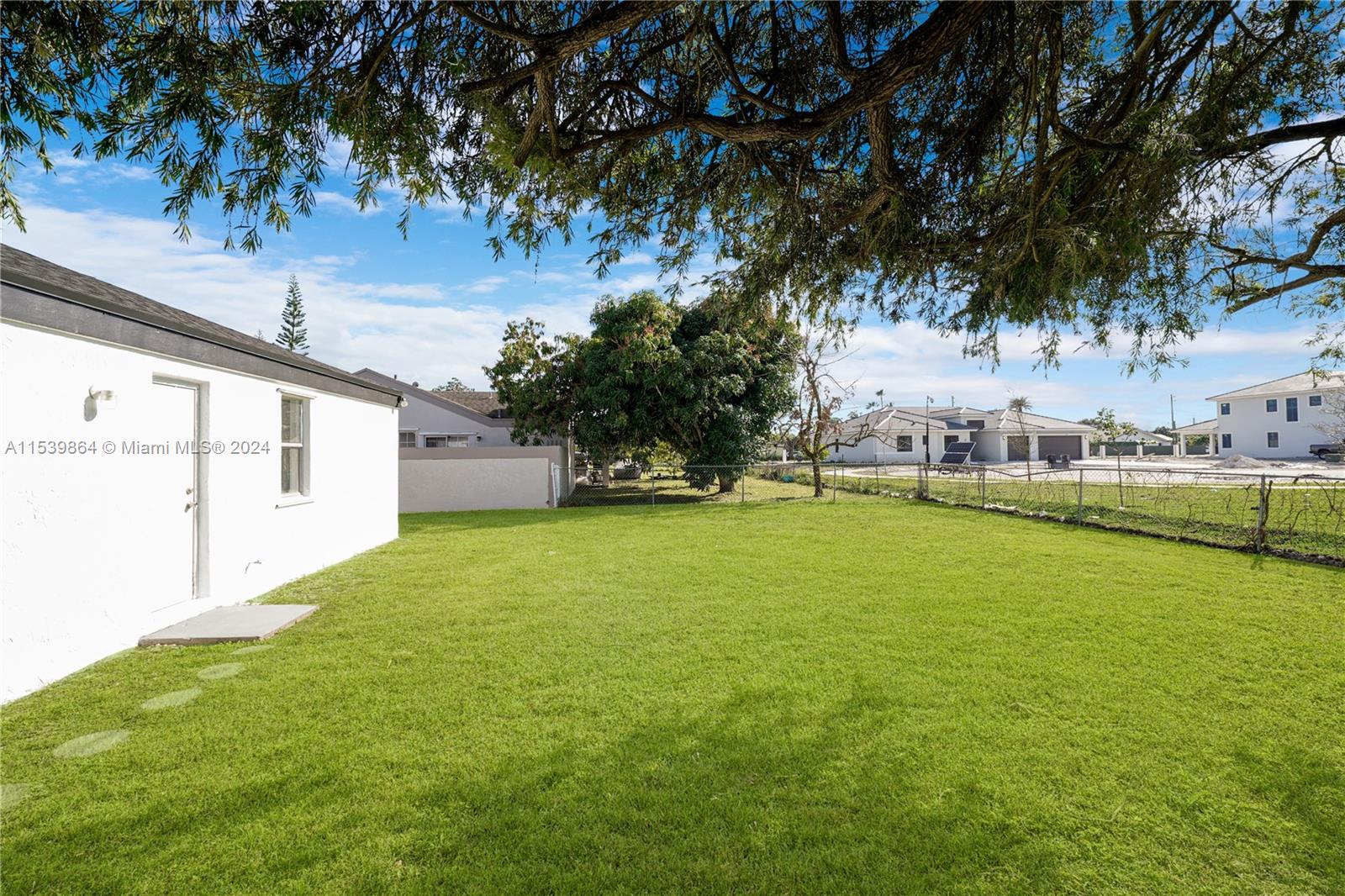 WEITZER SHAUNA MEADOWS SE - Residential