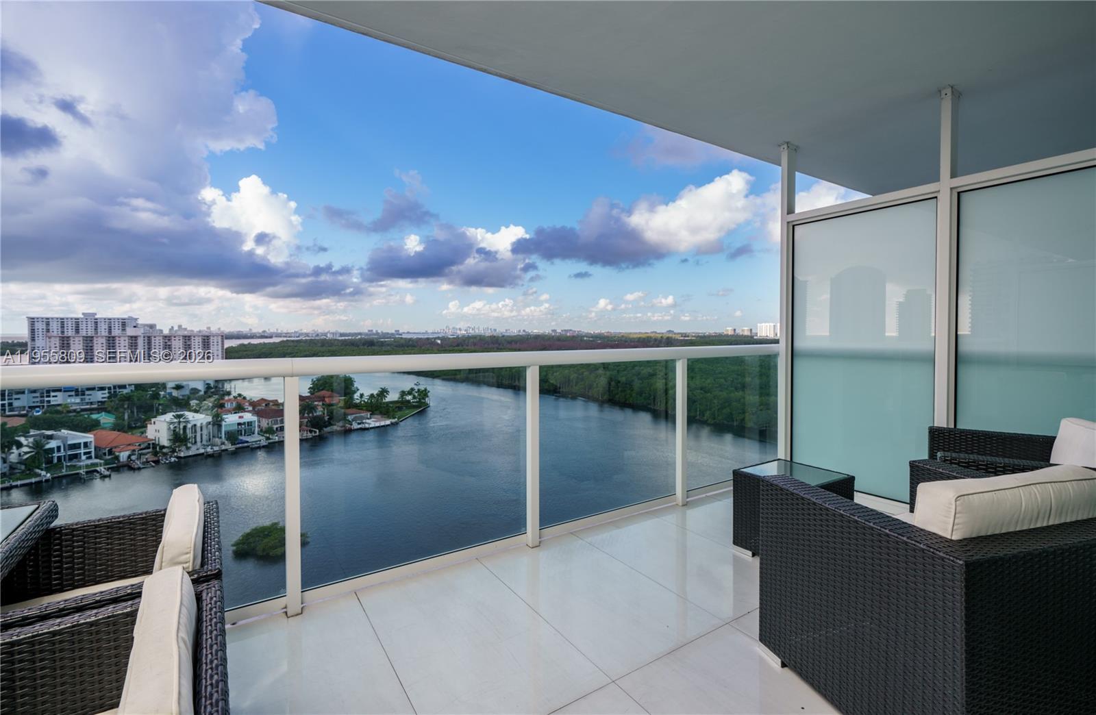 400 SUNNY ISLES CONDO WES - Residential