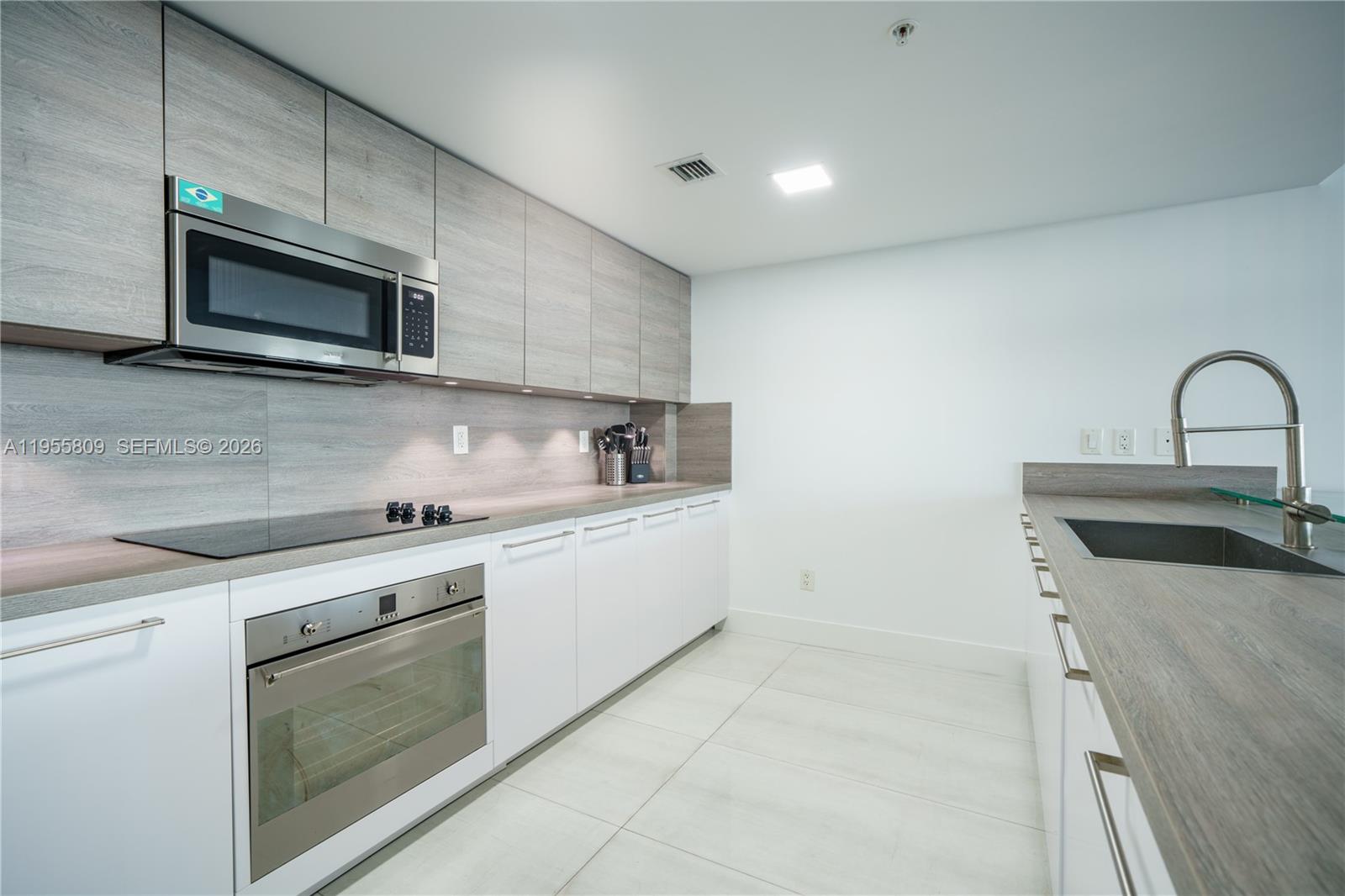400 SUNNY ISLES CONDO WES - Residential