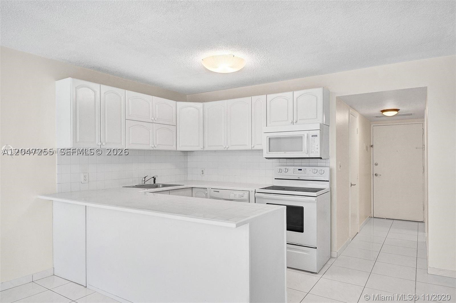 BAYVIEW TERR CONDO - Residential