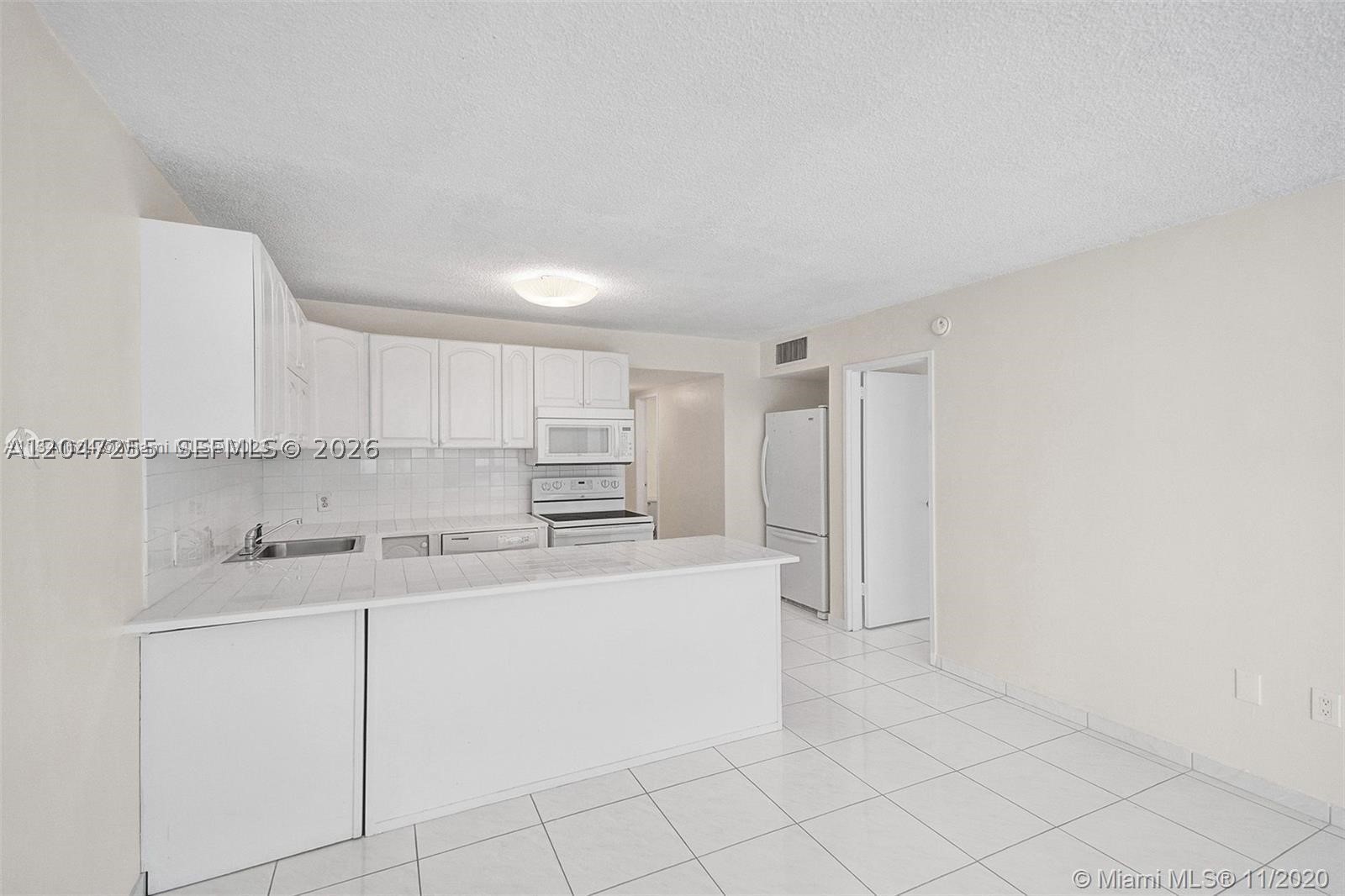 BAYVIEW TERR CONDO - Residential