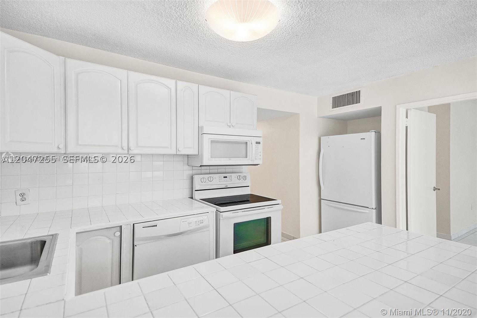 BAYVIEW TERR CONDO - Residential