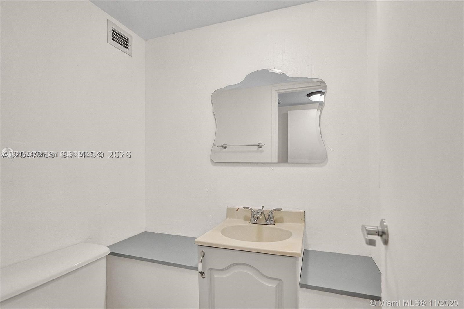 BAYVIEW TERR CONDO - Residential