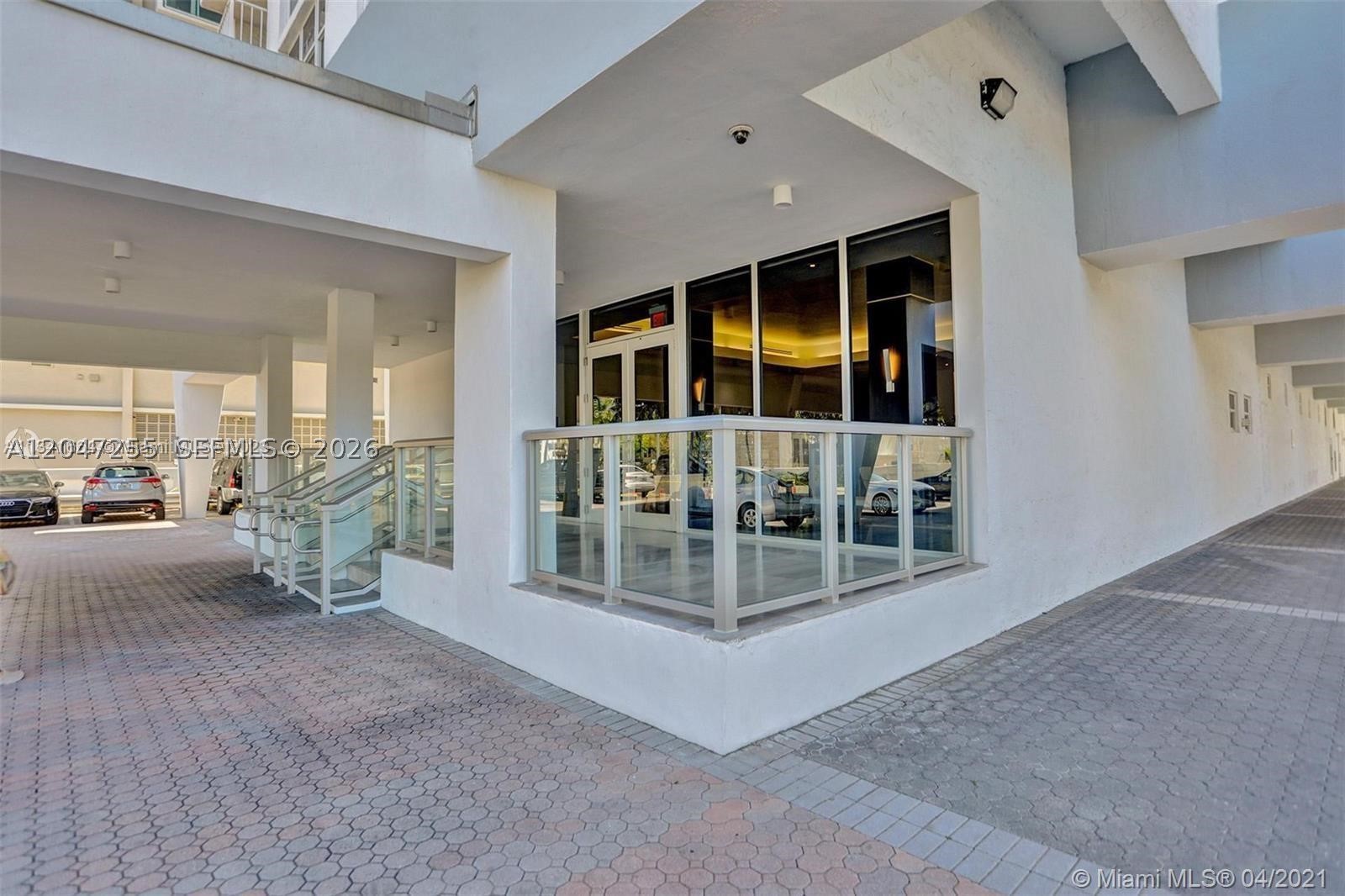 BAYVIEW TERR CONDO - Residential