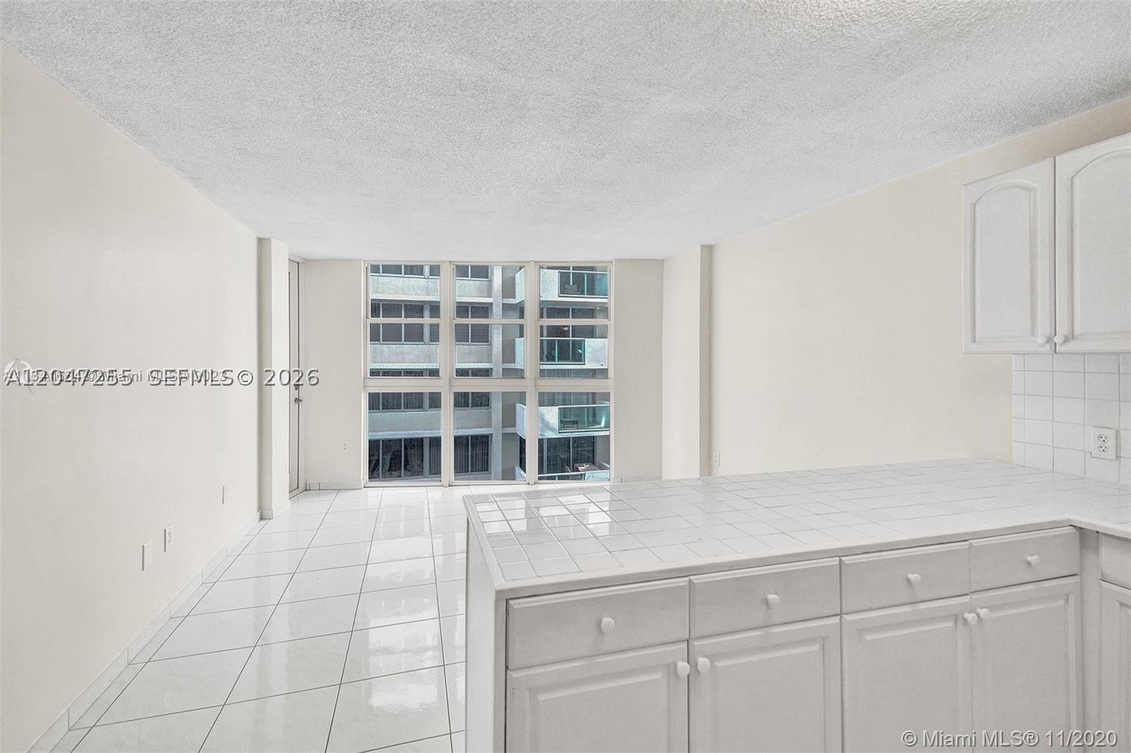BAYVIEW TERR CONDO - Residential