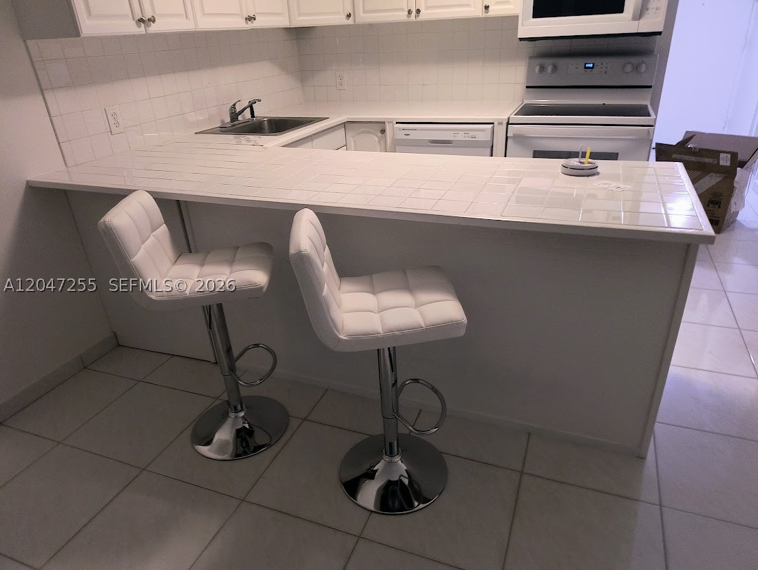 BAYVIEW TERR CONDO - Residential