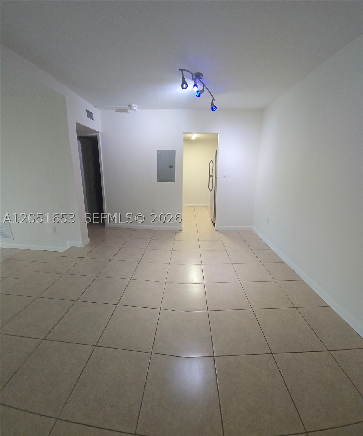 PALMS OF PINECREST CONDO - Residential Lease