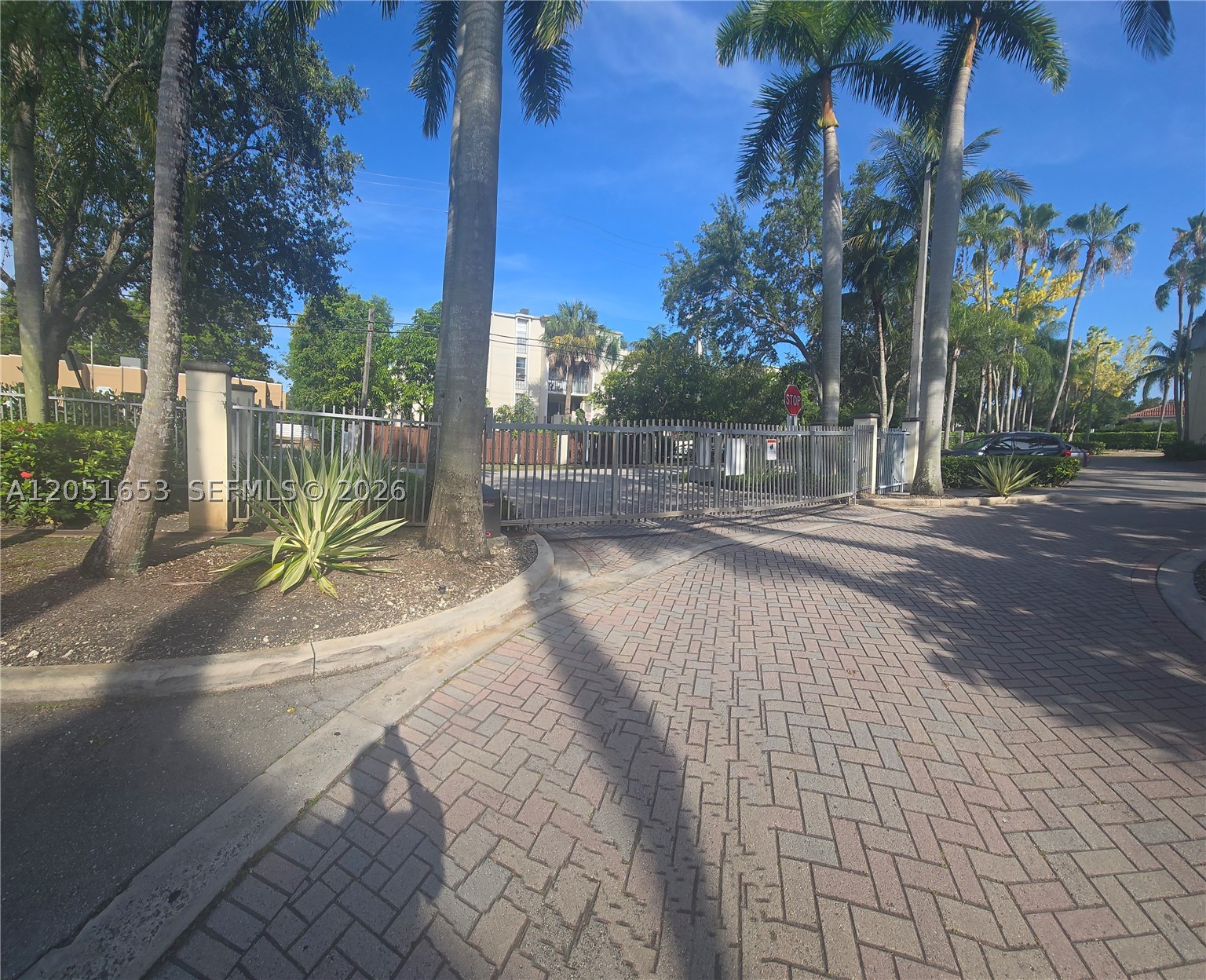 PALMS OF PINECREST CONDO - Residential Lease