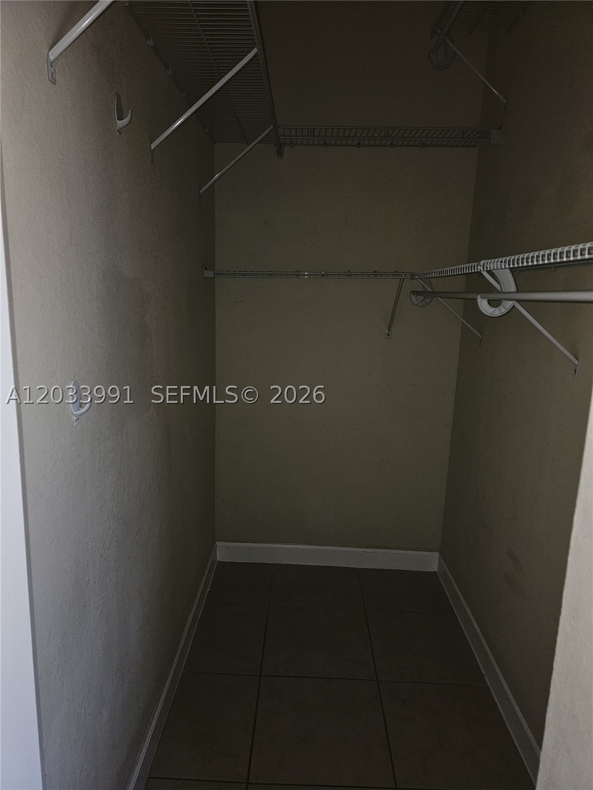 KENDALL COMMONS TOWNHOMES - Residential Lease