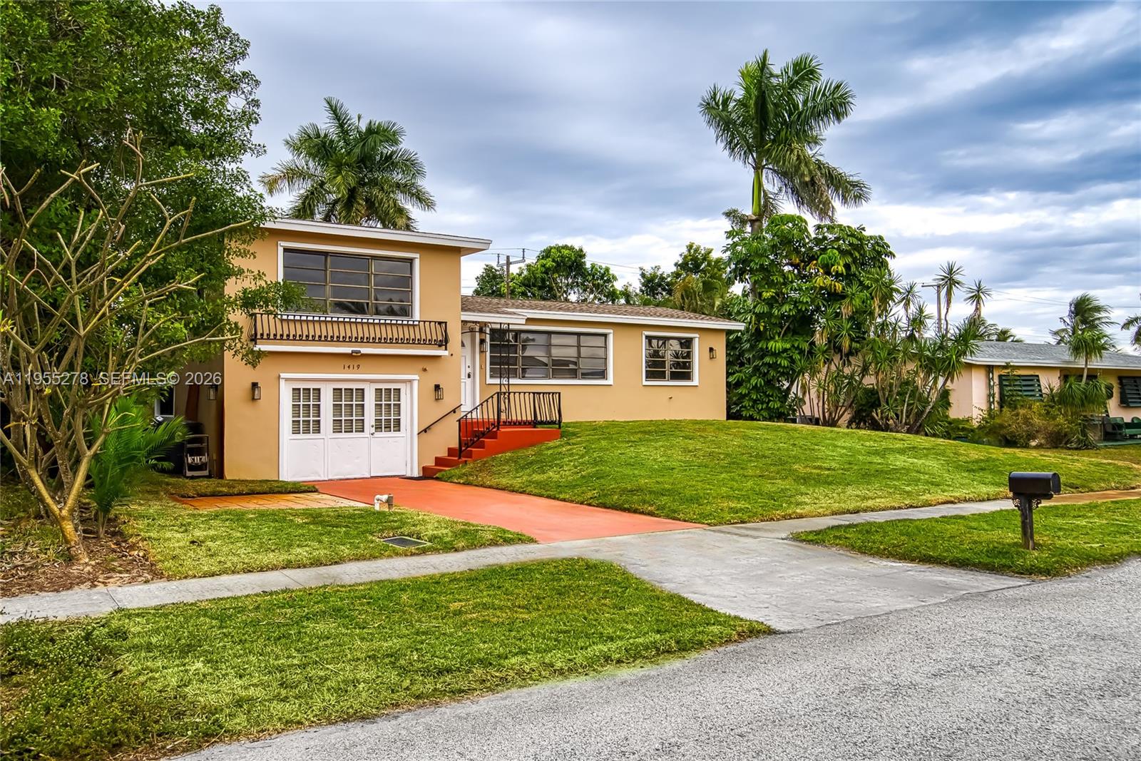 LAKE OSBORNE ESTATES - Residential