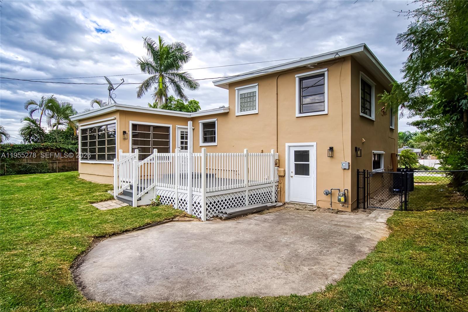 LAKE OSBORNE ESTATES - Residential