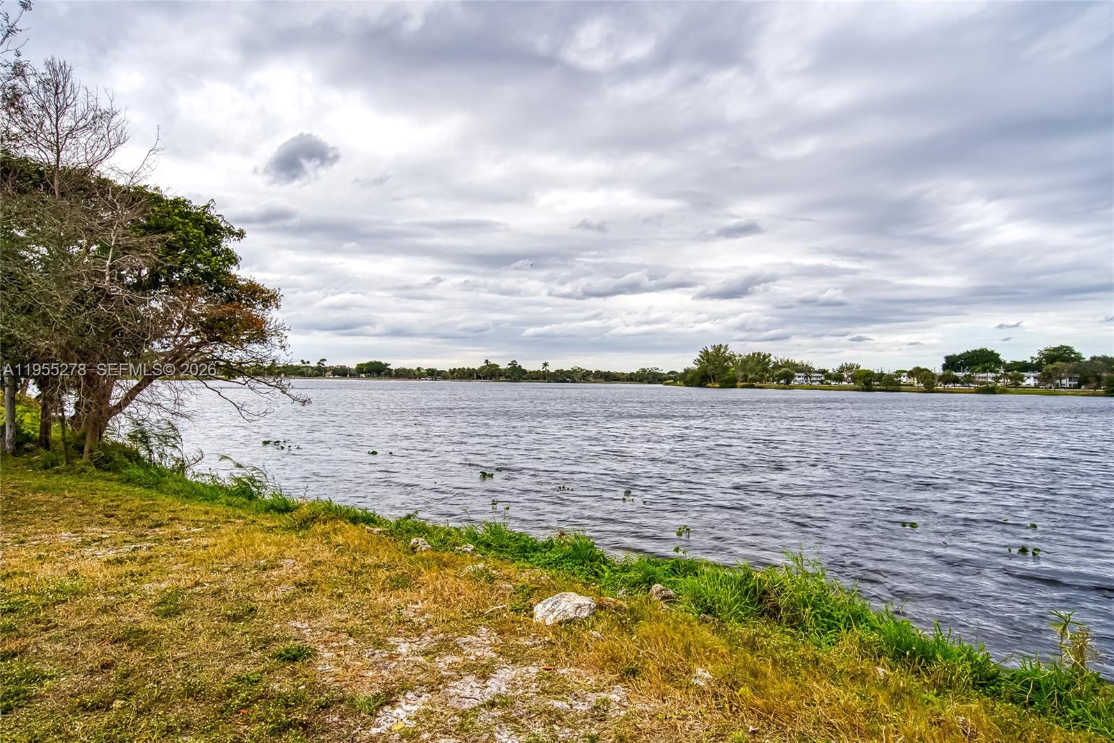 LAKE OSBORNE ESTATES - Residential
