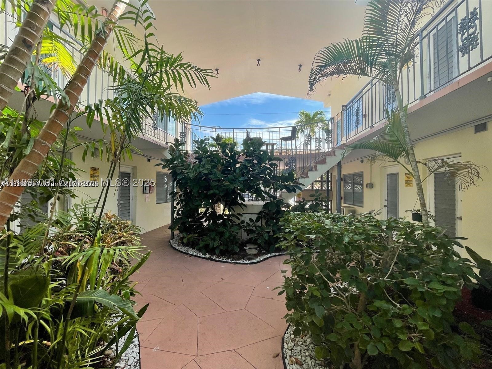 CREEK CLUB #3 CONDO - Residential