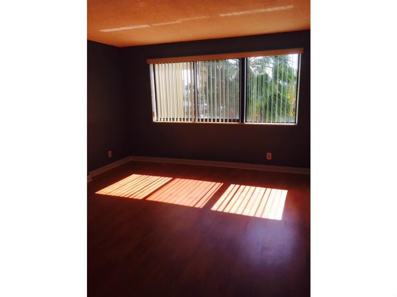 YACHT CLUB CONDO (THE) - Residential Lease