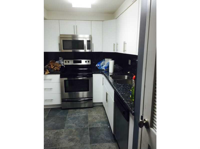 YACHT CLUB CONDO (THE) - Residential Lease