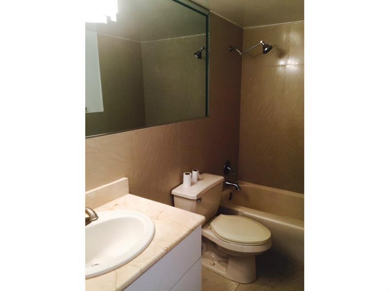 YACHT CLUB CONDO (THE) - Residential Lease