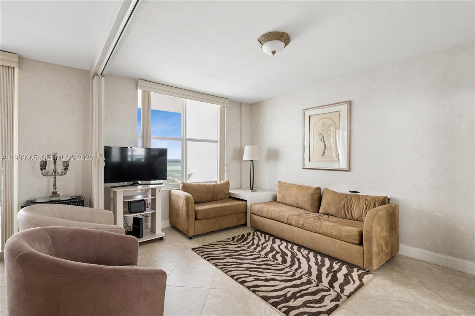 0HE CARRIAGE CLUB SOUTH C - Residential