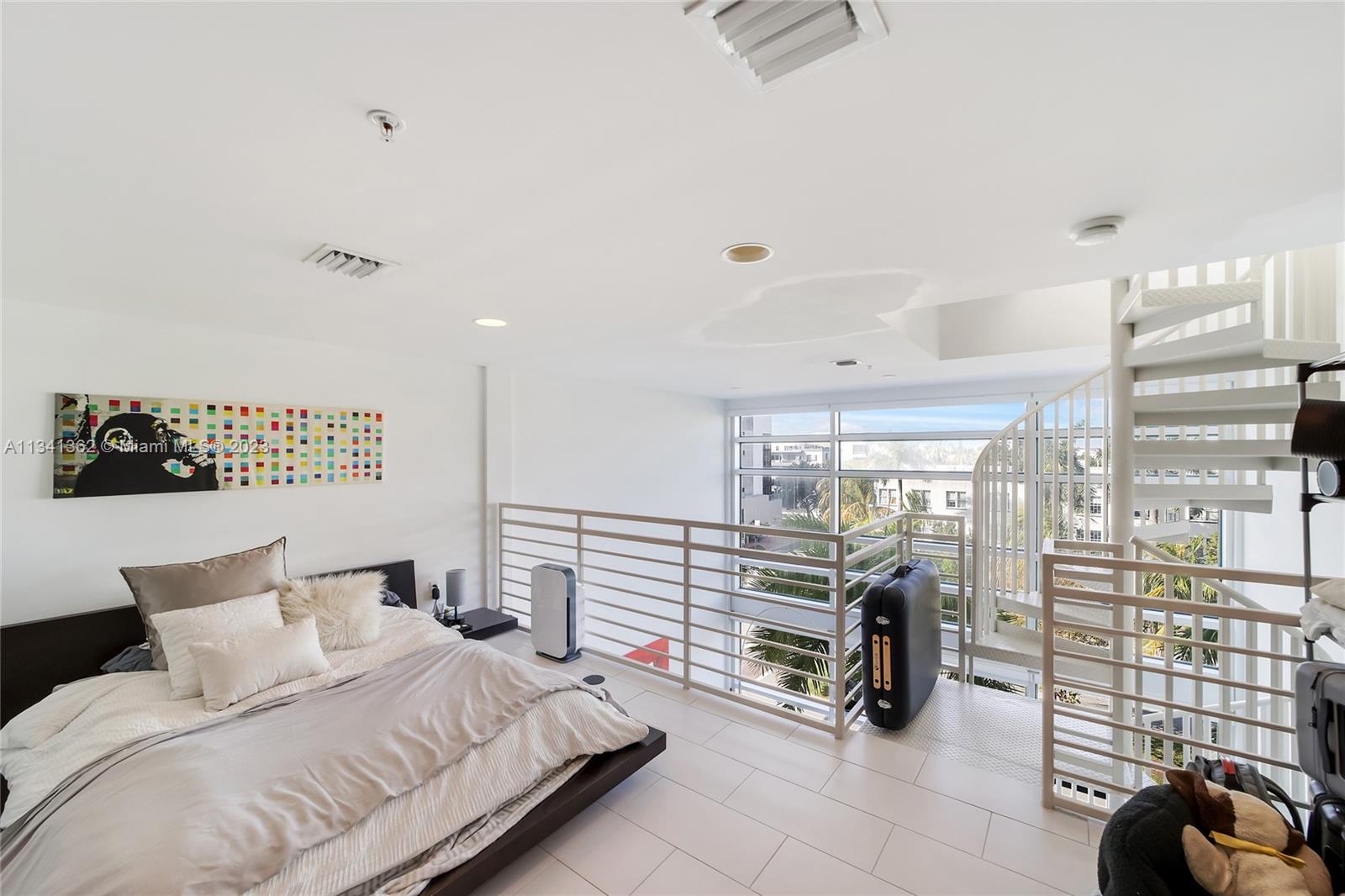 MERIDIAN 5 CONDO - Residential