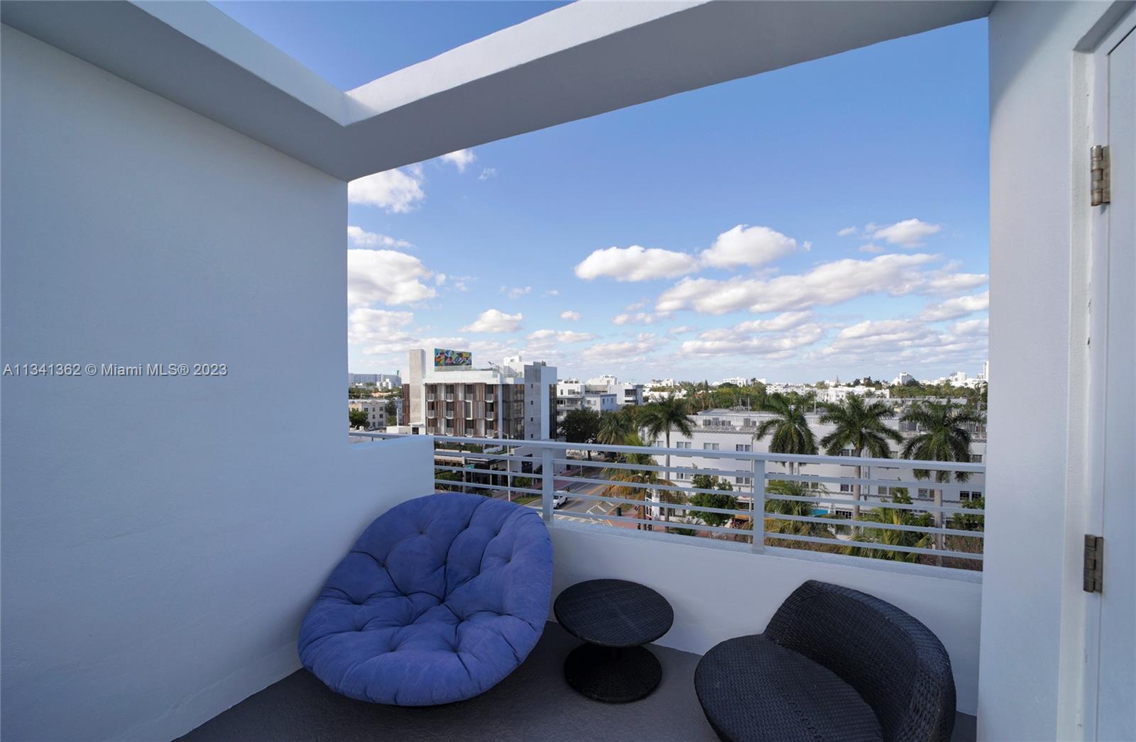 MERIDIAN 5 CONDO - Residential