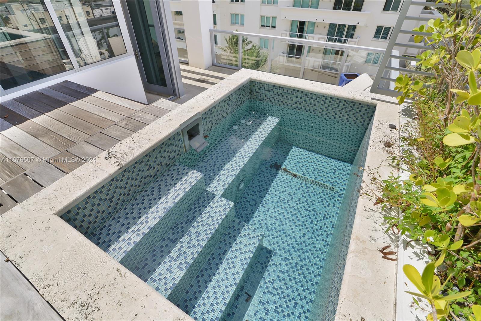 OCEAN SEVEN CONOMINIUMS - Residential