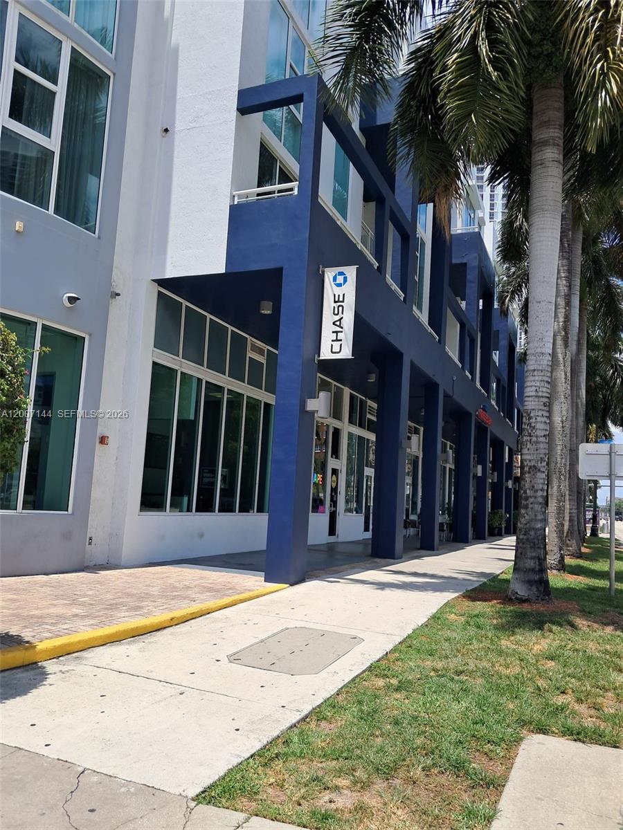 1800 BISCAYNE PLAZA CONDO - Residential