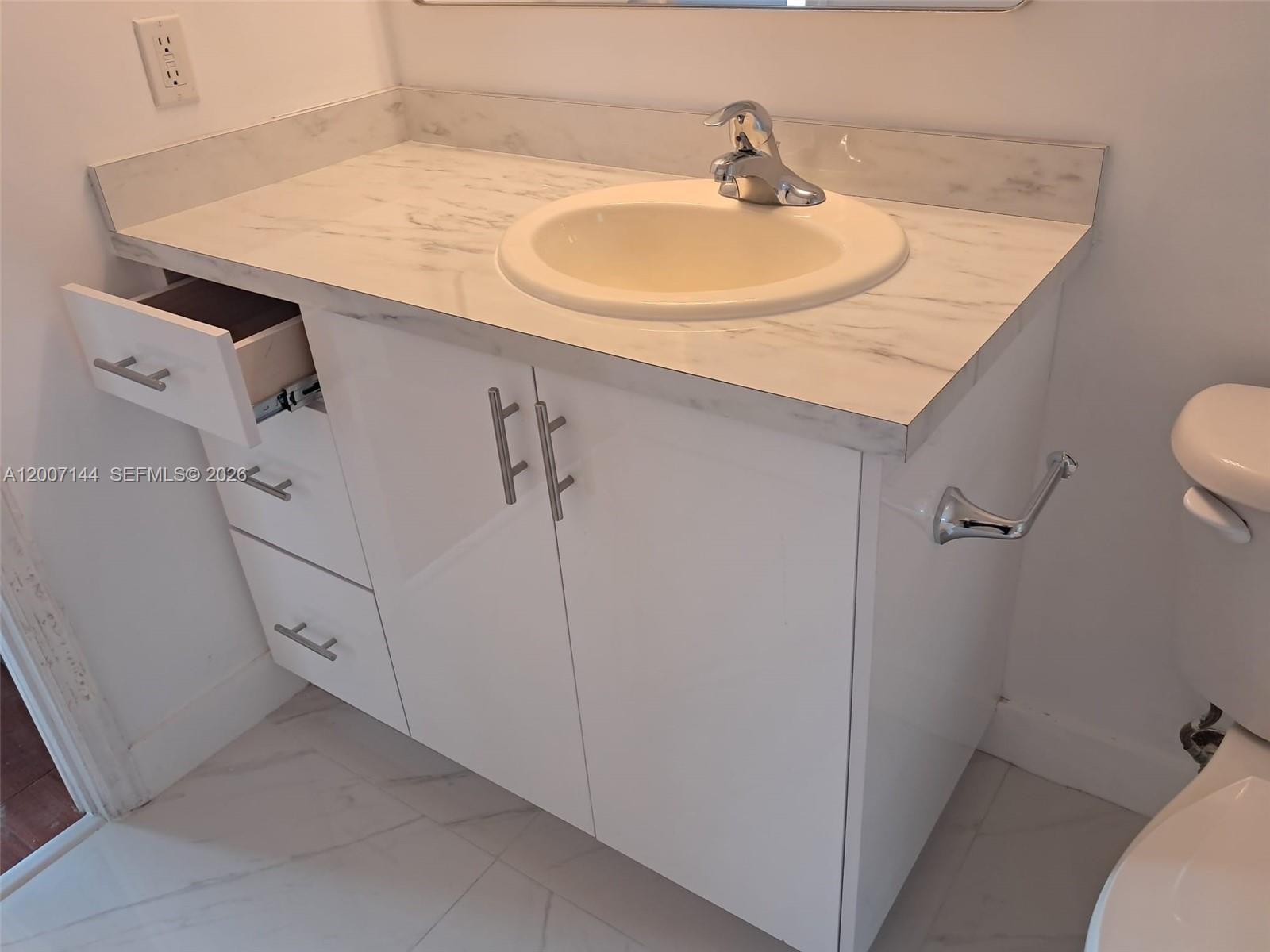 1800 BISCAYNE PLAZA CONDO - Residential