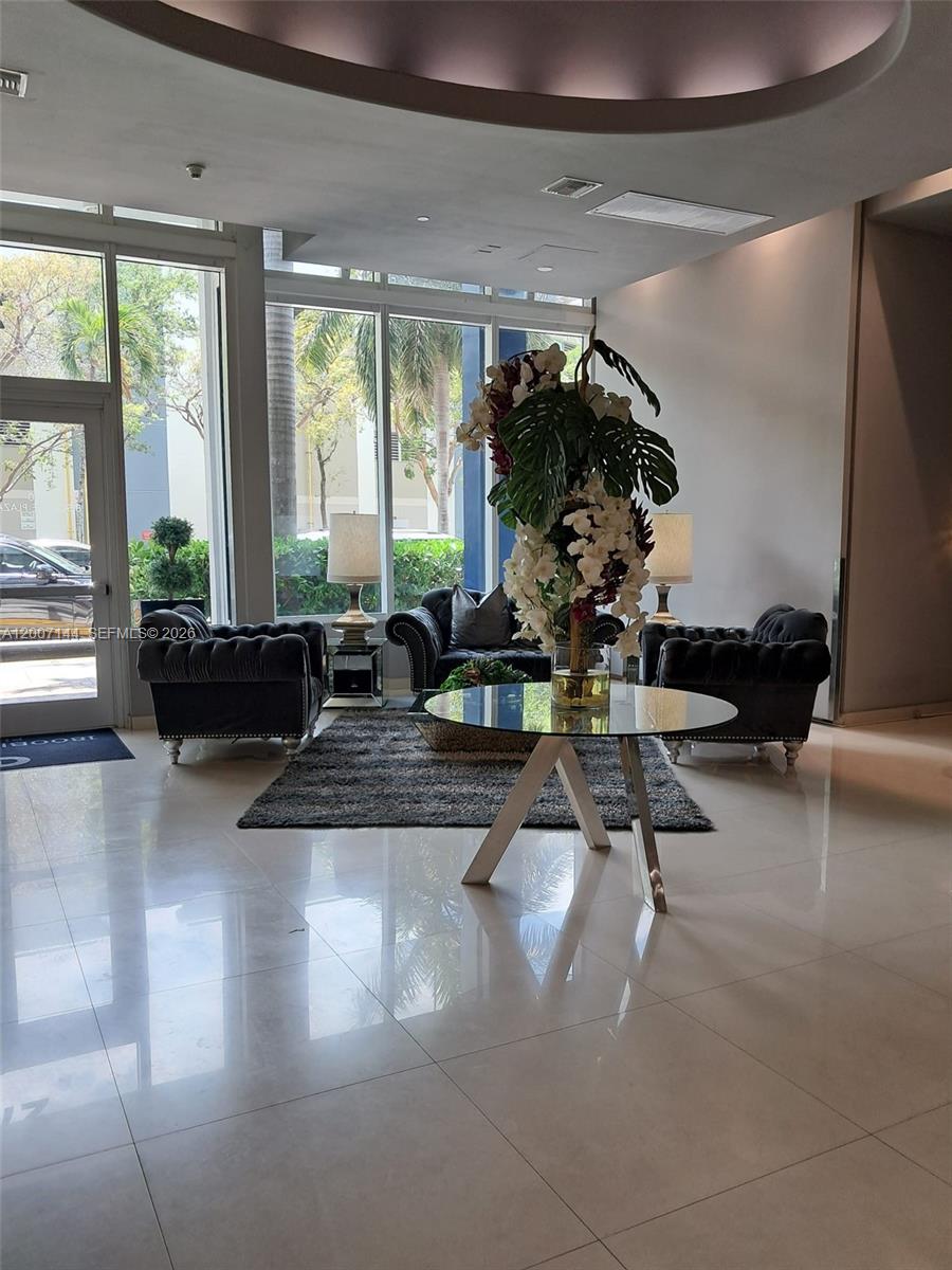 1800 BISCAYNE PLAZA CONDO - Residential