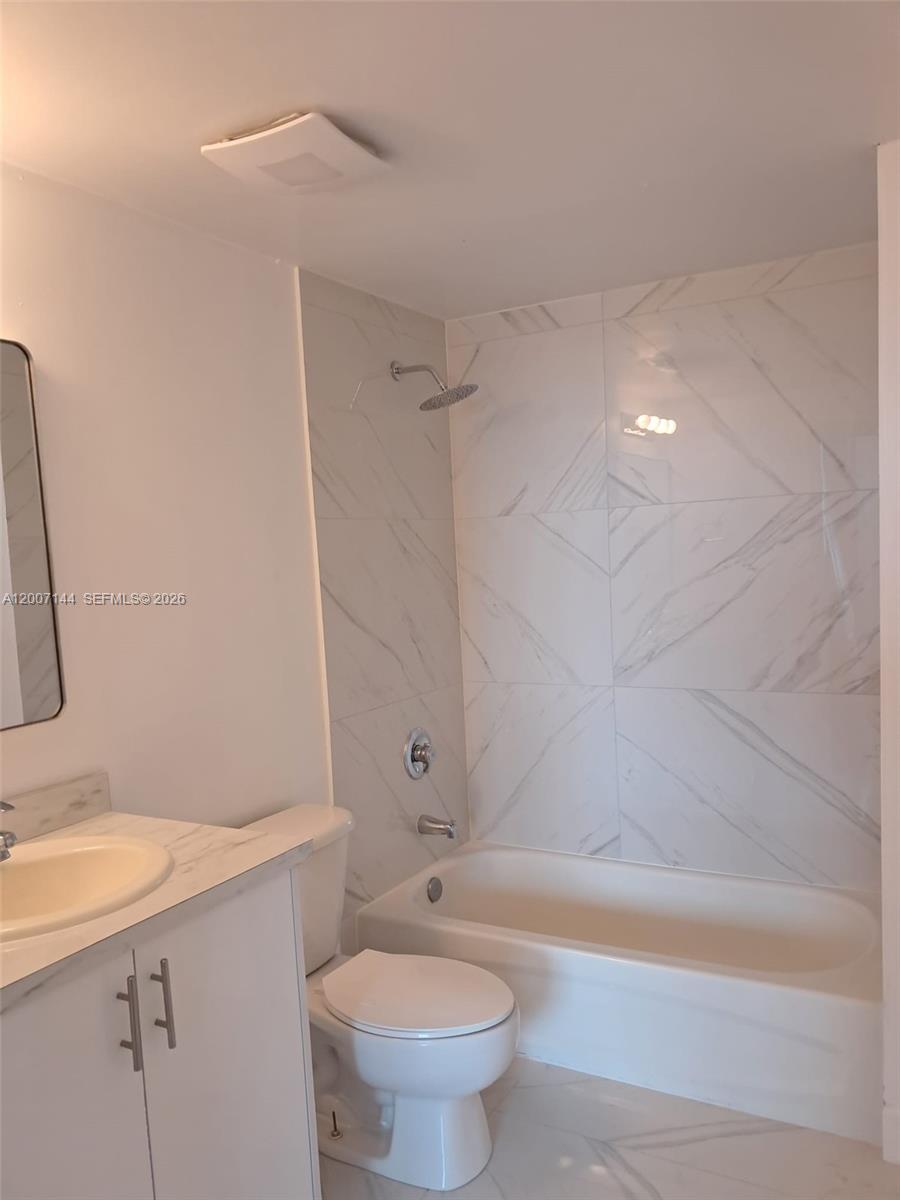 1800 BISCAYNE PLAZA CONDO - Residential