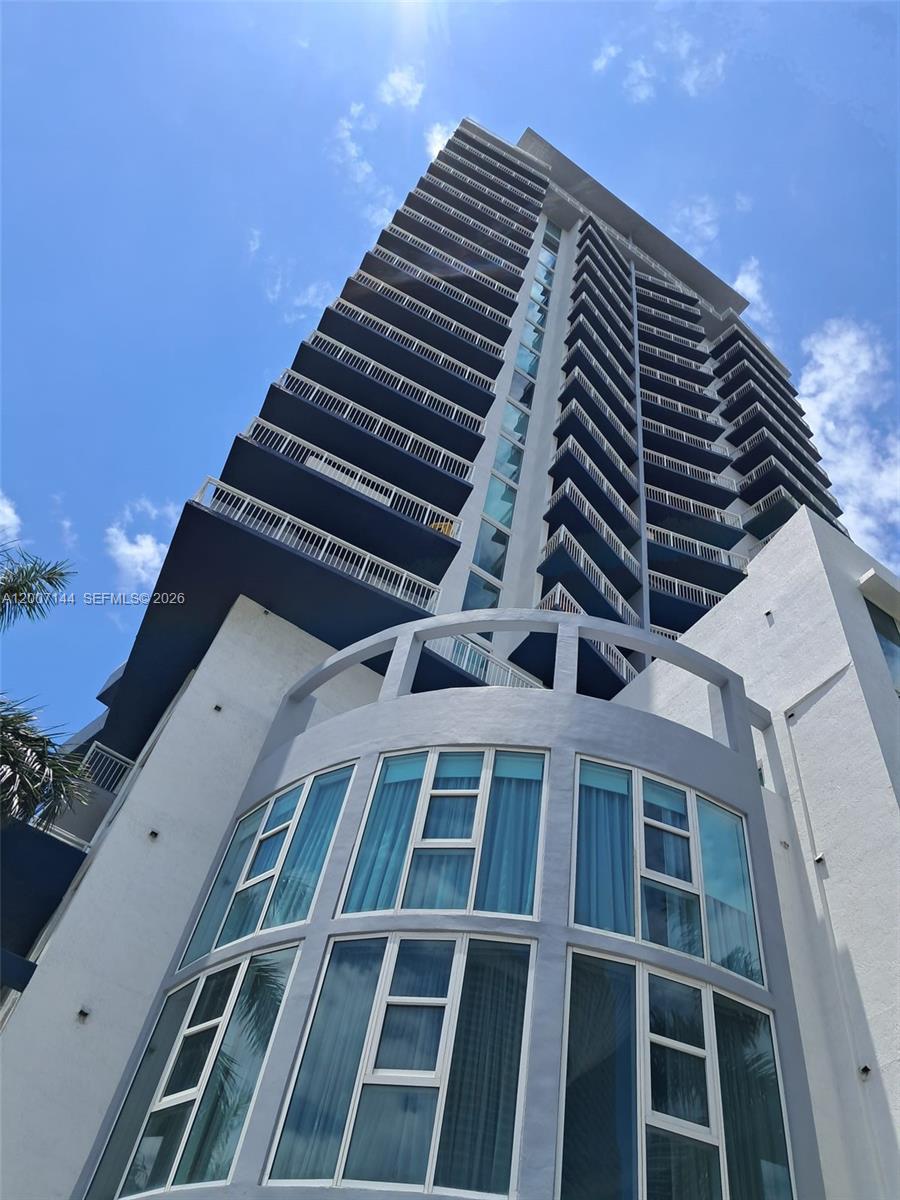 1800 BISCAYNE PLAZA CONDO - Residential