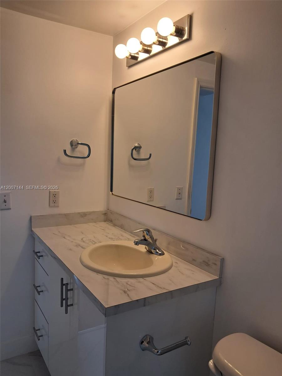 1800 BISCAYNE PLAZA CONDO - Residential