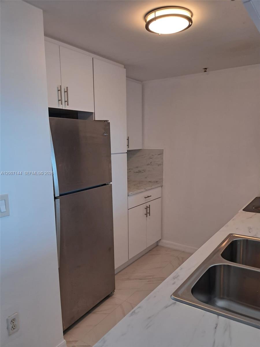 1800 BISCAYNE PLAZA CONDO - Residential