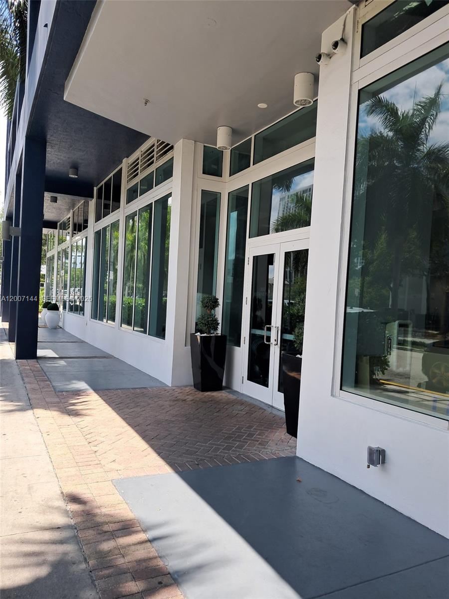 1800 BISCAYNE PLAZA CONDO - Residential