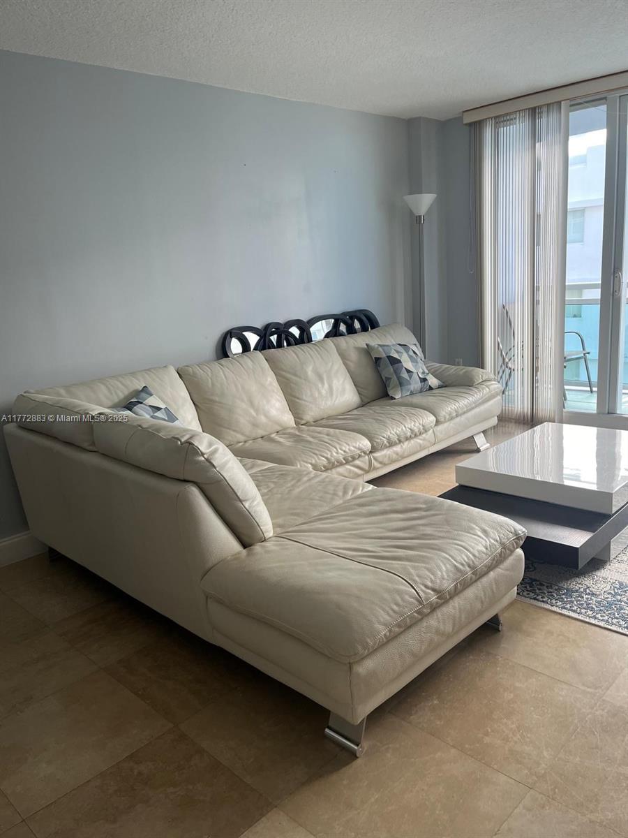 THE COLLINS CONDO - Residential Lease