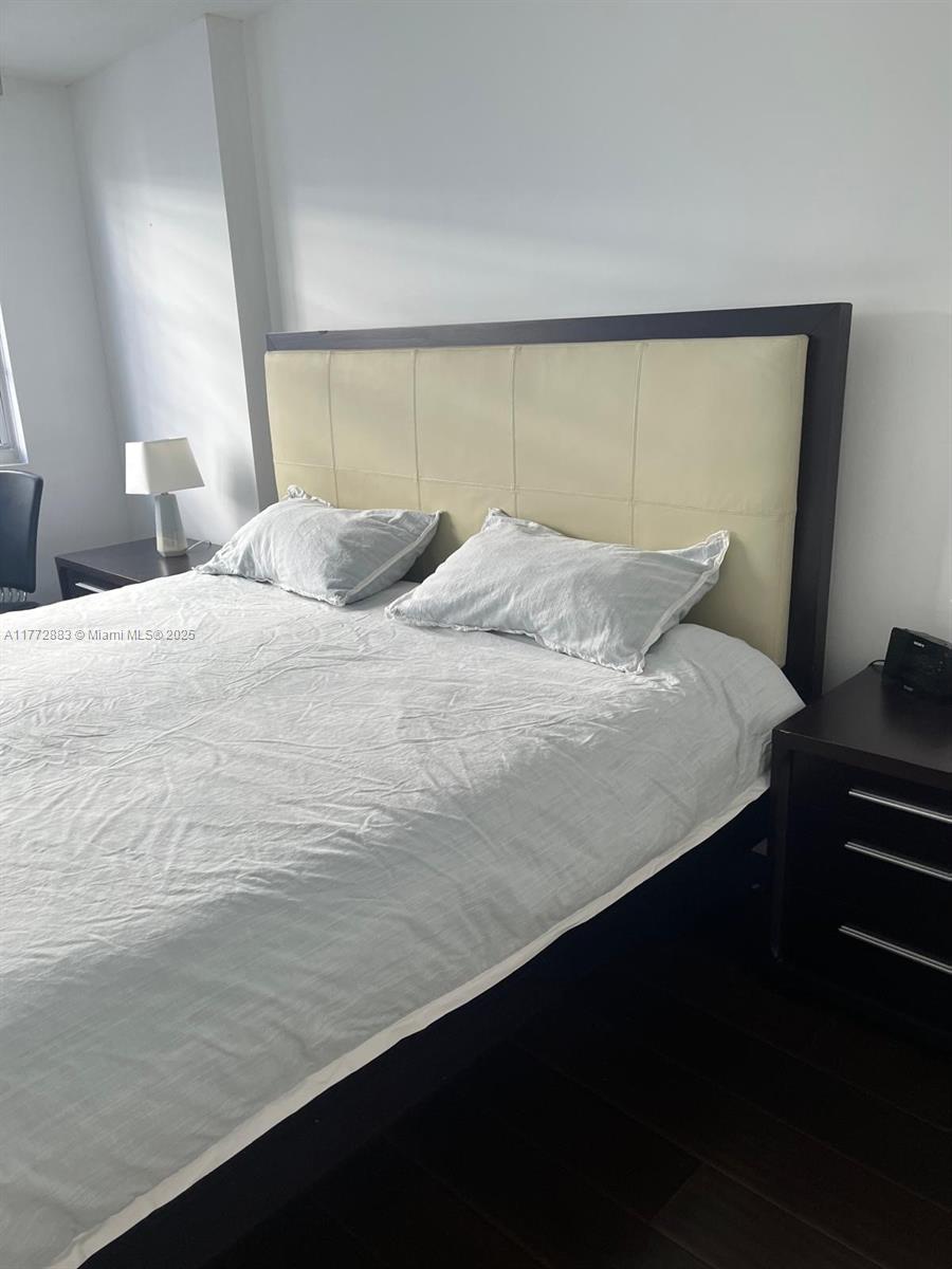 THE COLLINS CONDO - Residential Lease