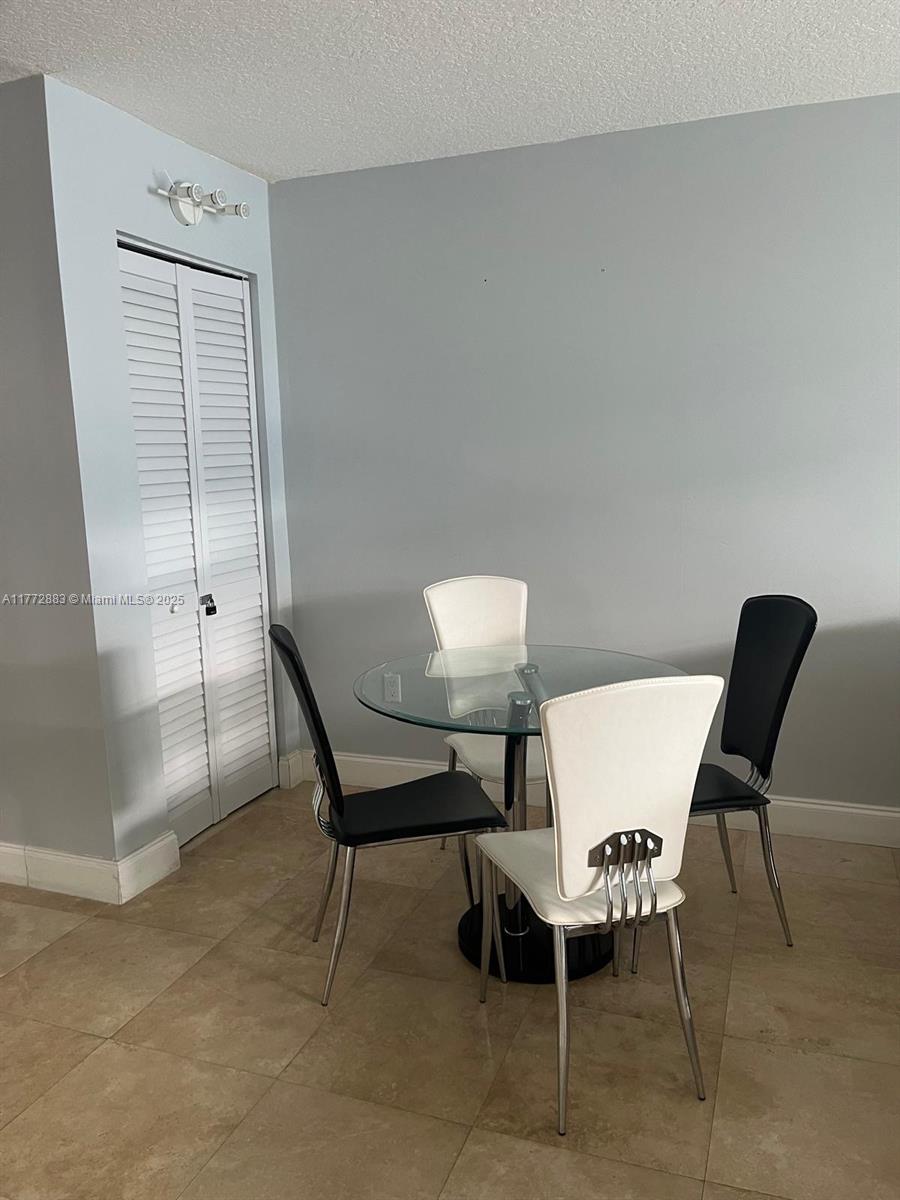 THE COLLINS CONDO - Residential Lease