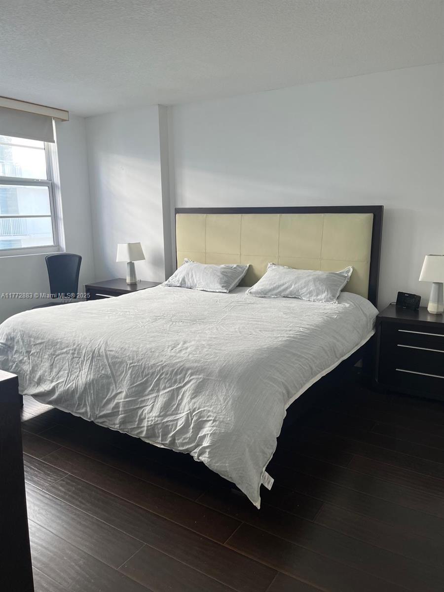 THE COLLINS CONDO - Residential Lease