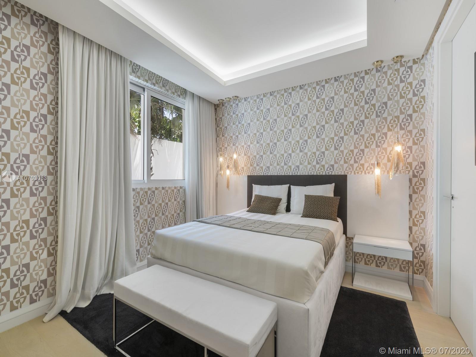 CONTINUUM ON SOUTH BEACH - Residential