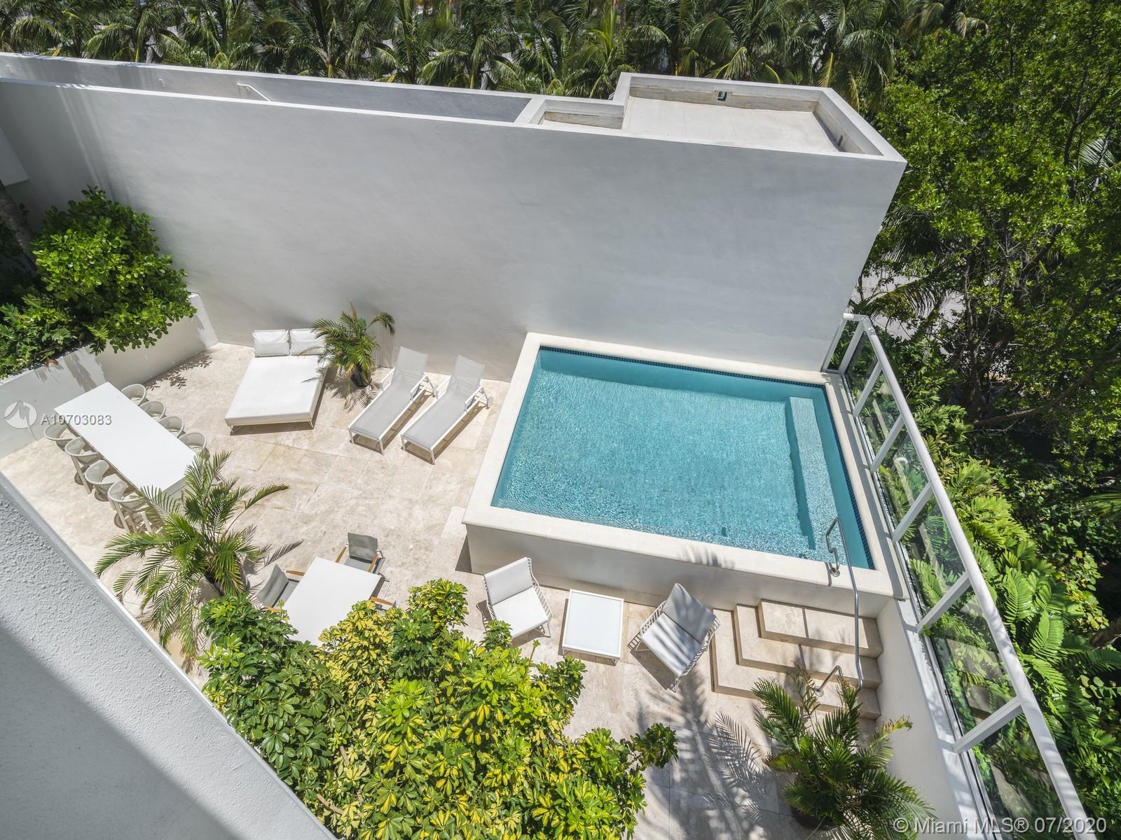 CONTINUUM ON SOUTH BEACH - Residential