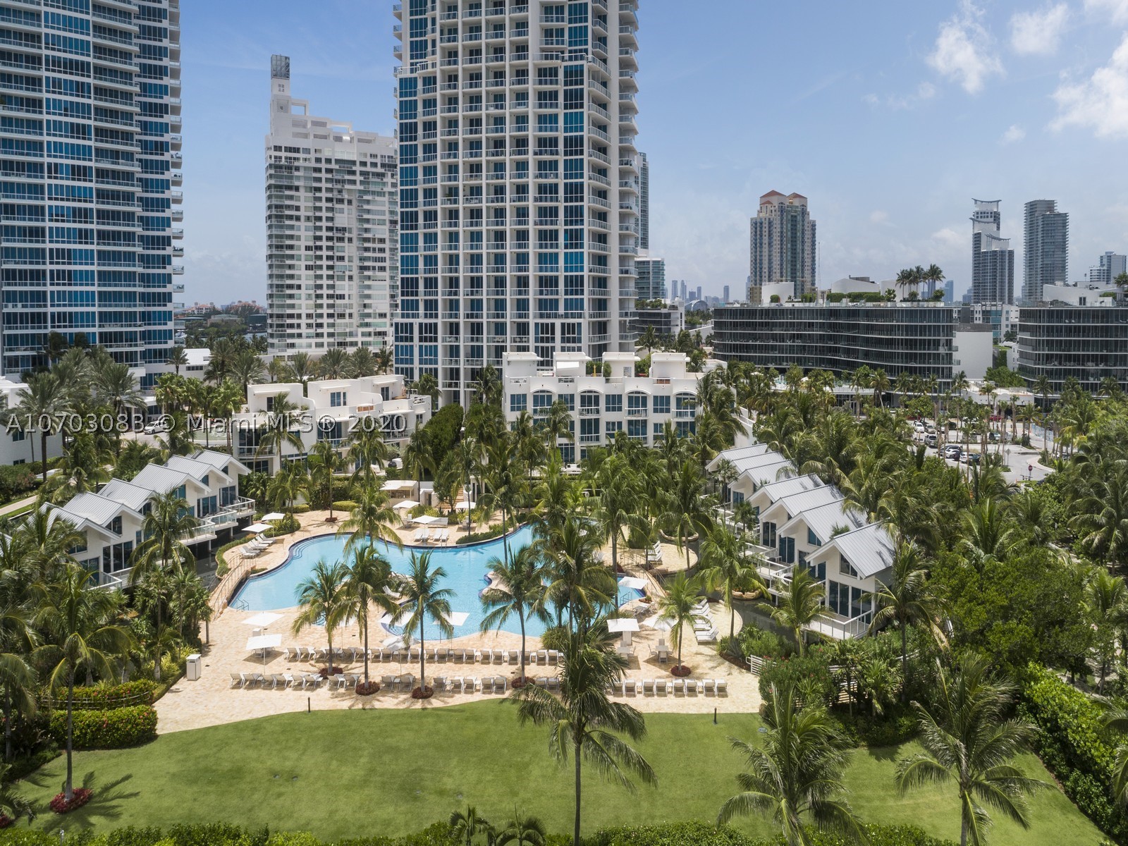 CONTINUUM ON SOUTH BEACH - Residential