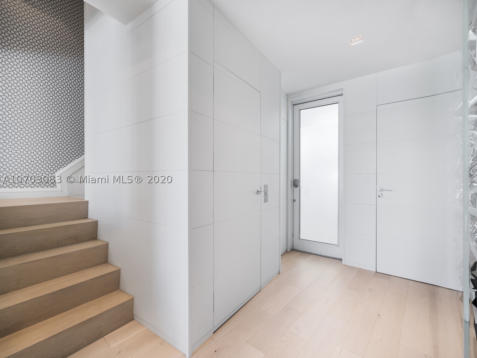 CONTINUUM ON SOUTH BEACH - Residential