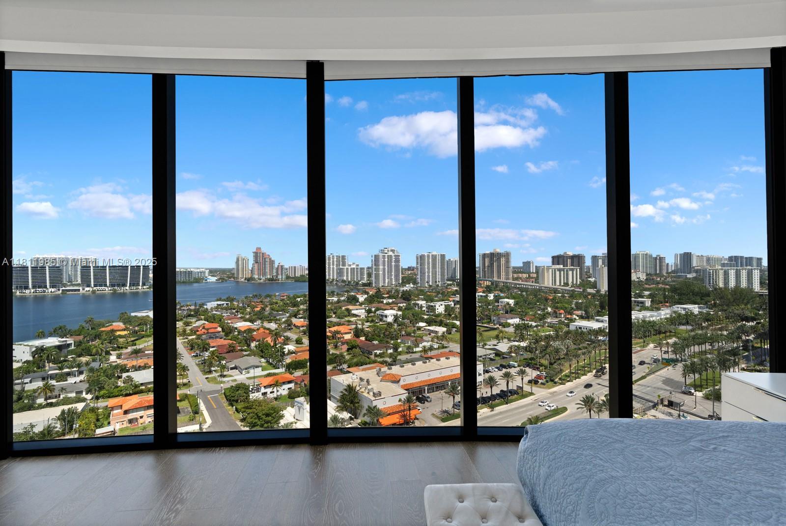 18555 COLLINS AVENUE COND - Residential
