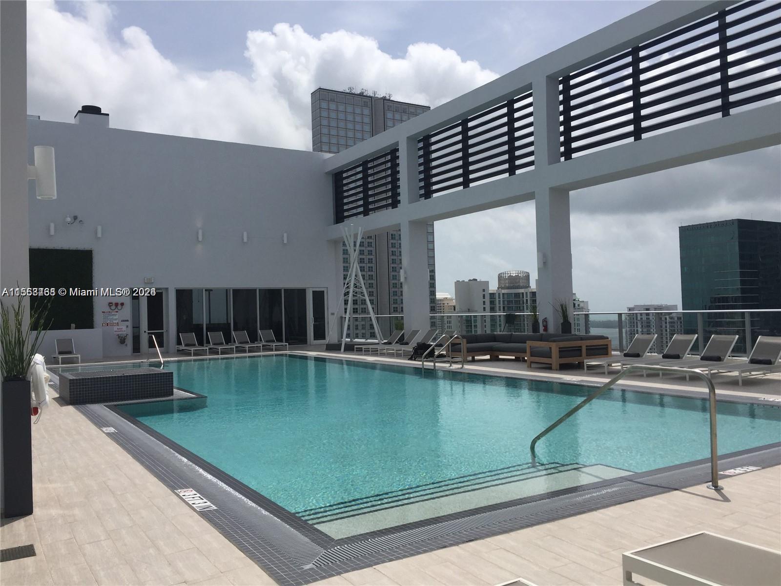 CENTRO CONDO - Residential