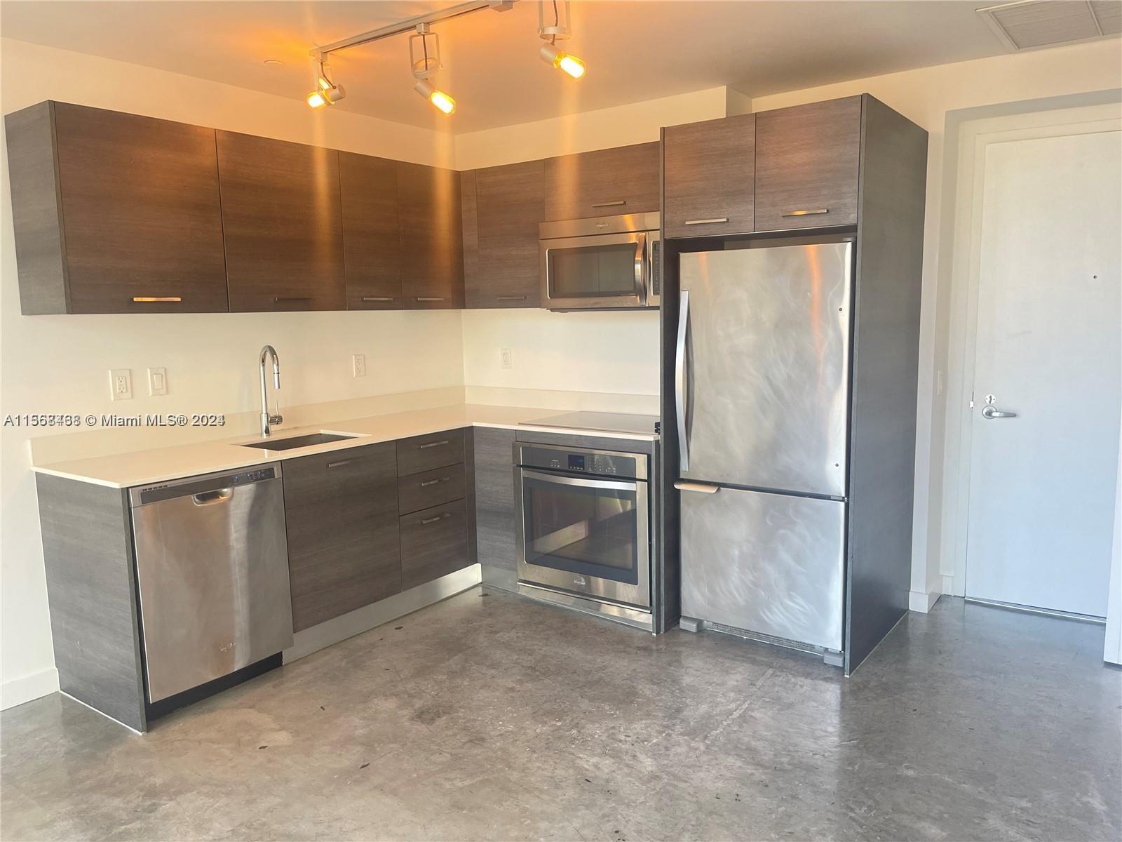 CENTRO CONDO - Residential