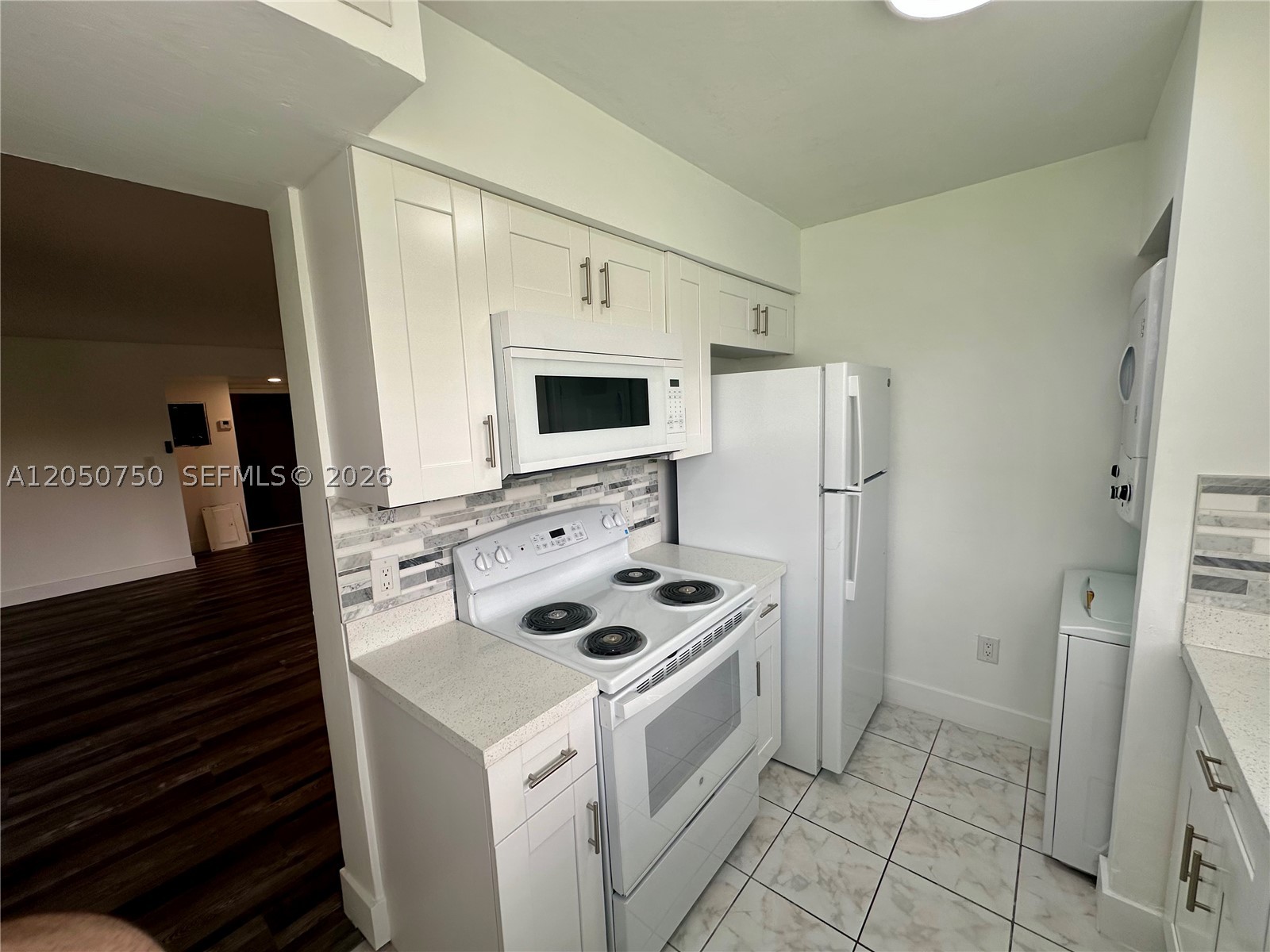 LAKESHORE CONDO I - Residential Lease
