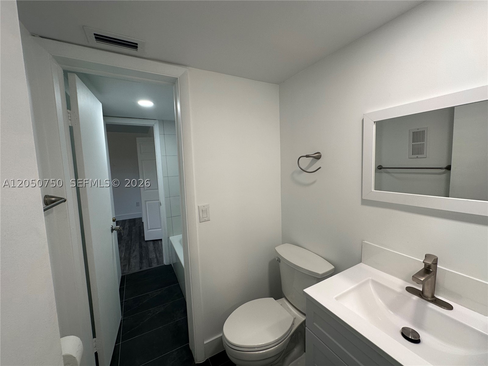 LAKESHORE CONDO I - Residential Lease