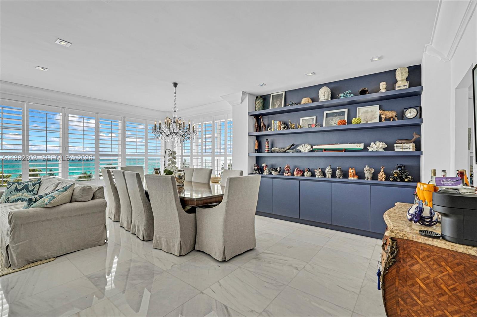 THE EXECUTIVE CONDO - Residential