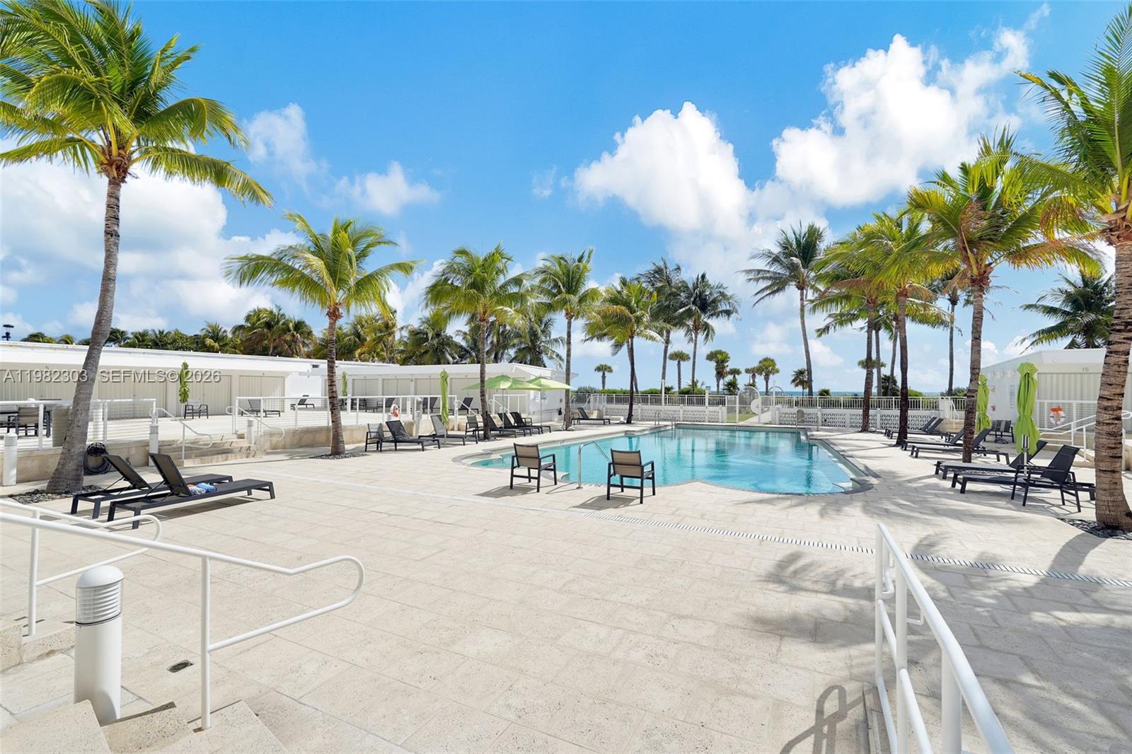 THE EXECUTIVE CONDO - Residential