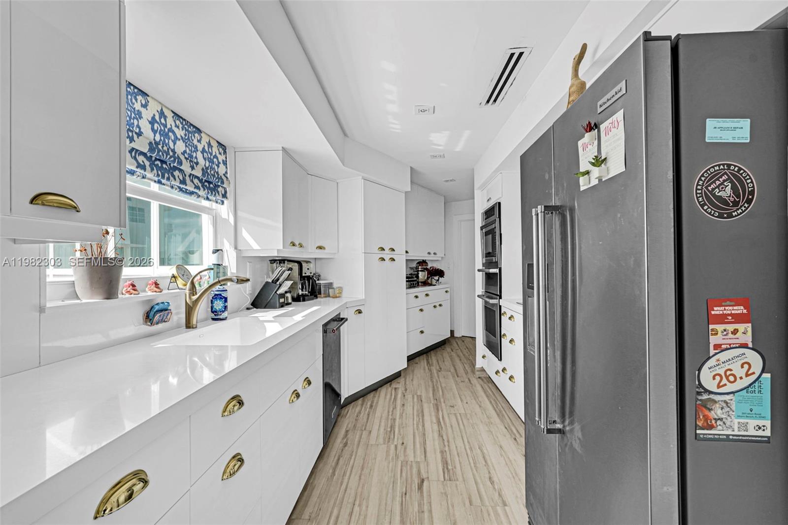 THE EXECUTIVE CONDO - Residential