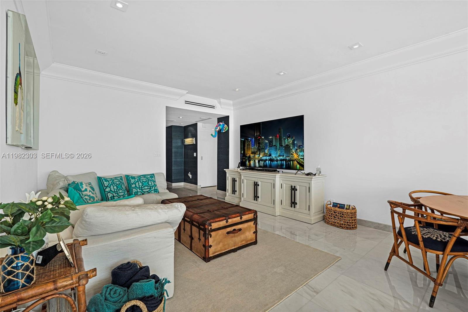 THE EXECUTIVE CONDO - Residential
