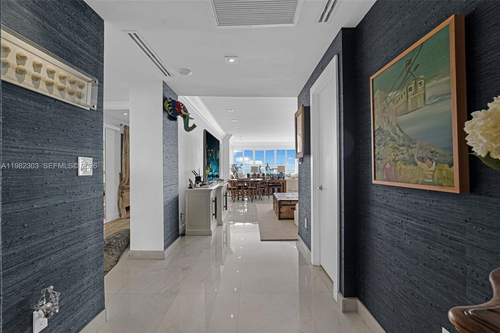 THE EXECUTIVE CONDO - Residential